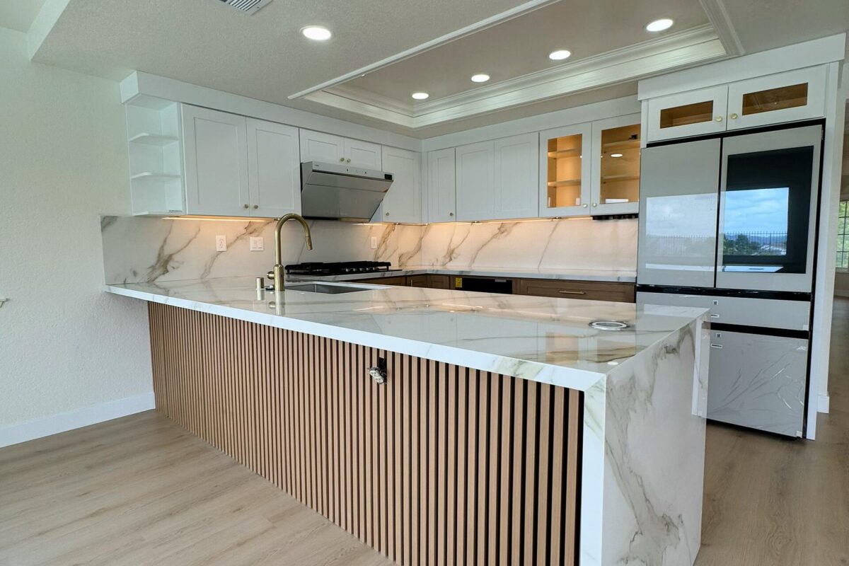 Full Backsplash With Waterfall Countertop Kitchen