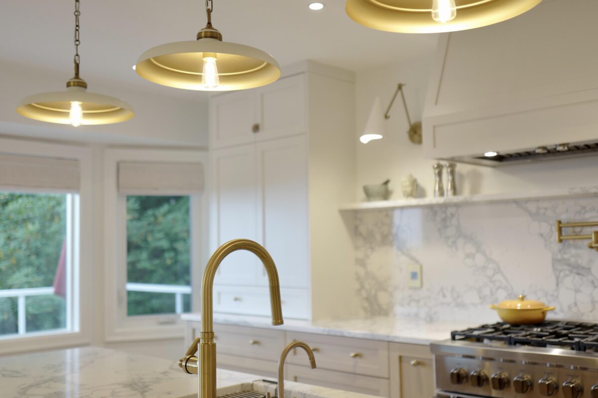 Warm Elegance: Natural Wood & Gold Kitchen
